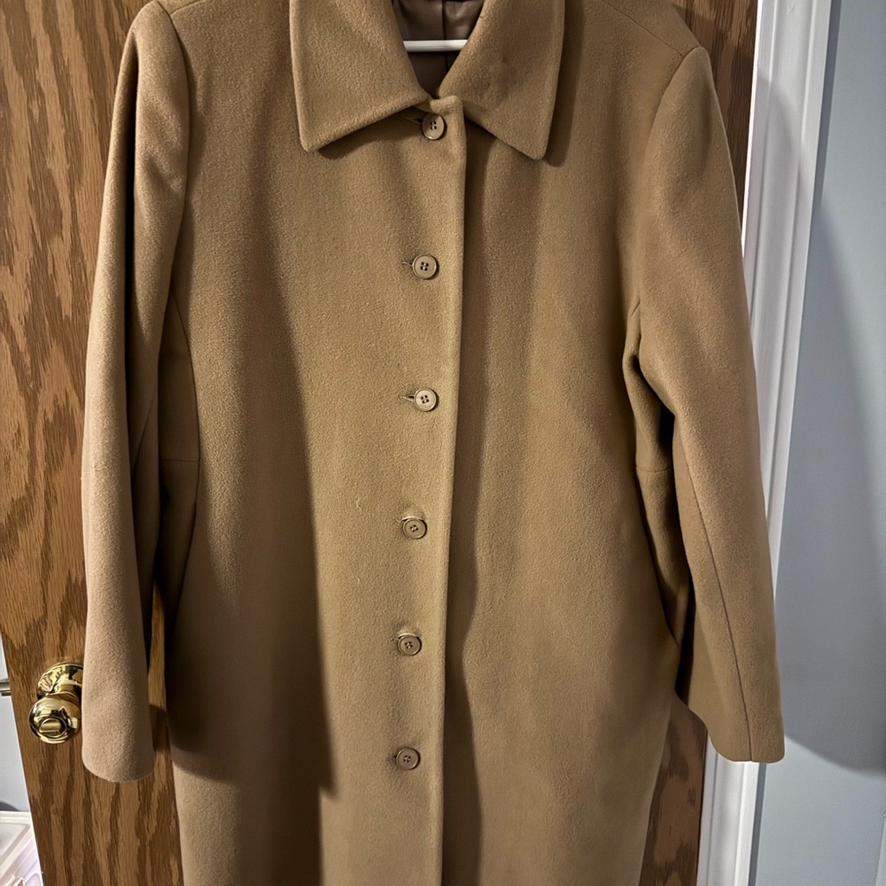 Rothschild Camel Trench Coat - Classic Single-Breasted Design
